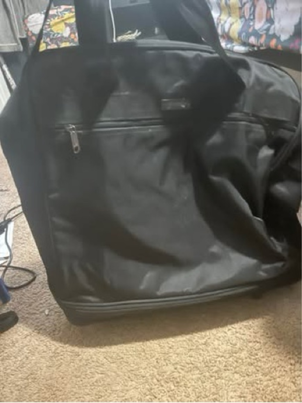 Adjustable Capacity Black Travel Tote Bag – Versatile Carry-All